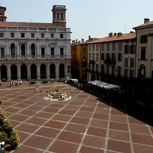 https://indisparte-suites.it-lombardy.com