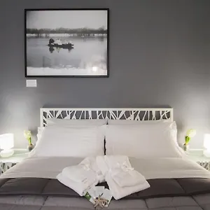 Bed & Breakfast Lights ***