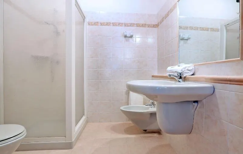 Hotel Costabella San Zeno di Montagna 3*,