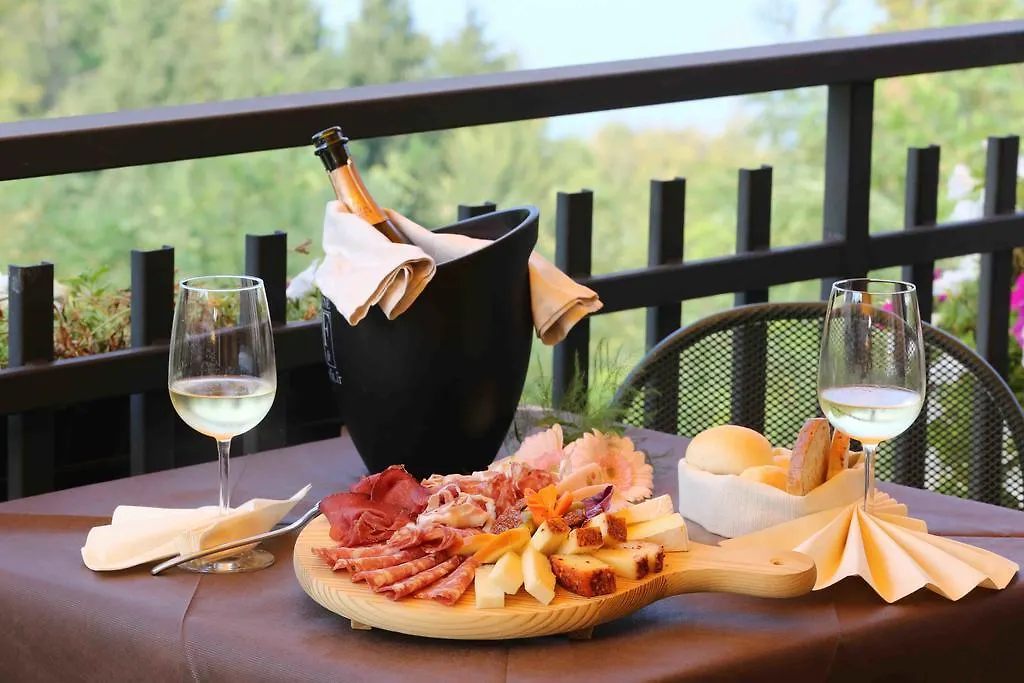 Hotel Costabella San Zeno di Montagna 3*,  Italy